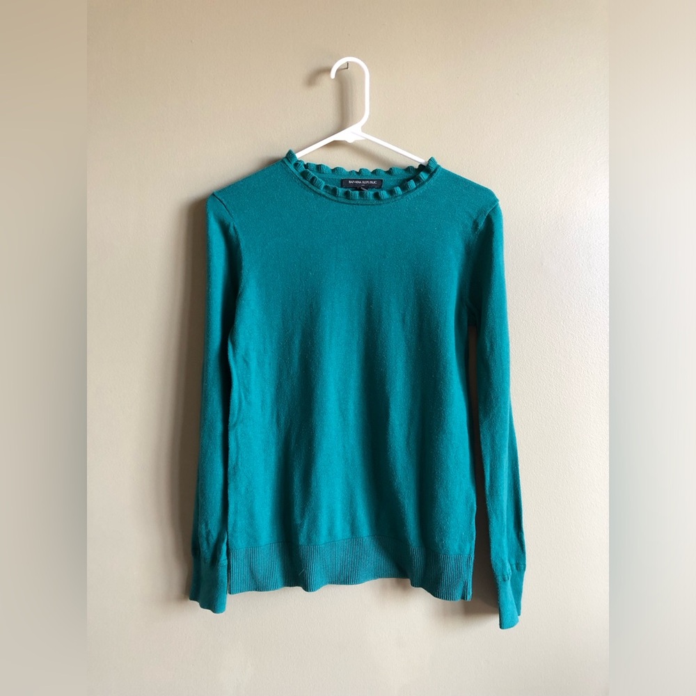 Banana Republic Women’s Green frilled collar Knit Sweater Size XS